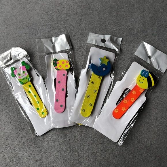 Set of 4 ~ Wood Bookmarks ~ Bee Moon Turtle Soya - Picture 3 of 7